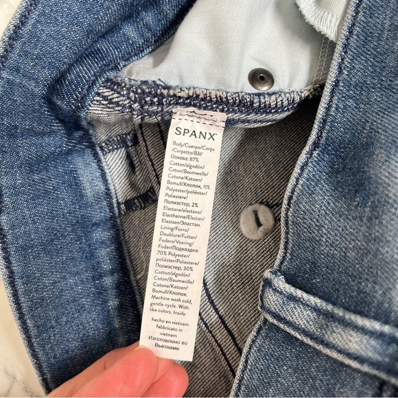 SPANX Flare Jeans Mixed Wash High Waisted Pull One Stretch Size Medium - Picture 10 of 14